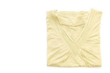 gömlek. beyaz üzerine katlanmış t-shirt 