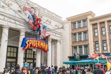 Osaka, Japonya - 21 Kasım 2016: Örümcek adam binmek, evrensel dünya o