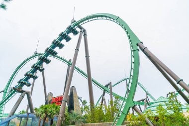 Osaka, Japonya - 21 Kasım 2016: Roller coaster Universal Studios
