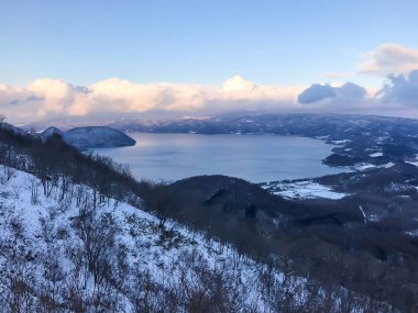 Fron Mt.Usuzan Showa Shin Zan Hokkaido görüntülemek
