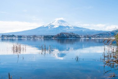 Dağ Fuji San Kawaguchiko Gölü.