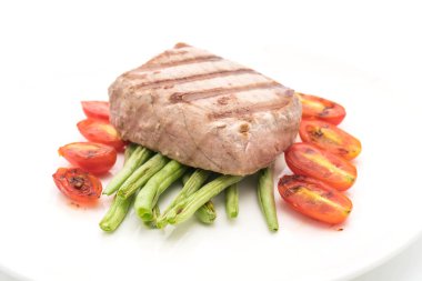 Tuna biftek salatası ile