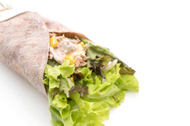 ton balıklı Mısır salata ile salata rulo sarma