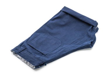 beyaz üzerine kısa pantolon