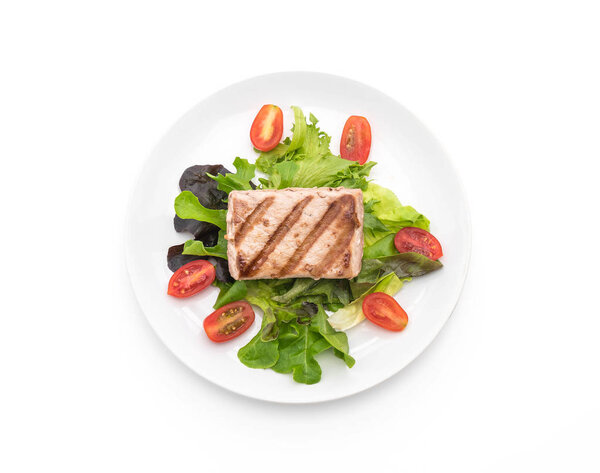 tuna steak with salad