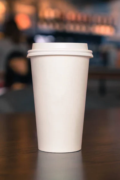 Kaffeetasse im Café — Stockfoto