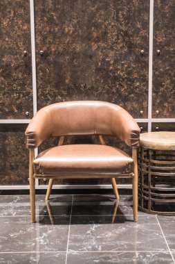 boş sandalye dekorasyon oturma odasında 