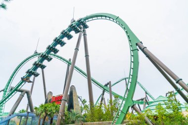 Osaka, Japonya - 21 Kasım 2016: Roller coaster Universal Studios
