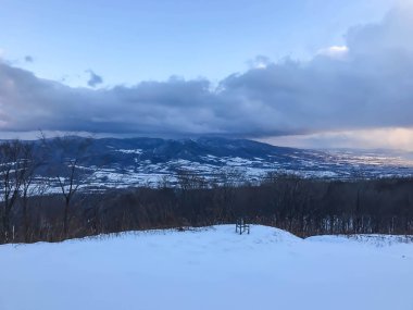 Fron Mt.Usuzan Showa Shin Zan Hokkaido görüntülemek