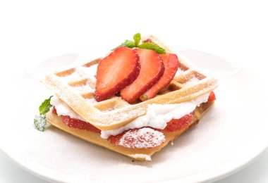 çilek beyaz ile waffle