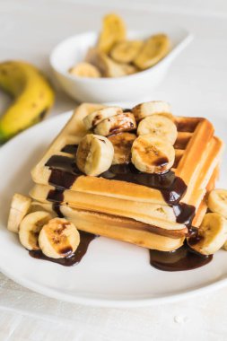 çikolata ile muz gözleme