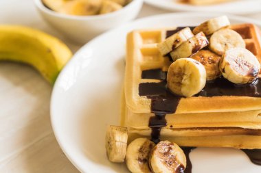 çikolata ile muz gözleme