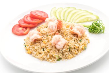 Kızarmış pirinç ve karides.