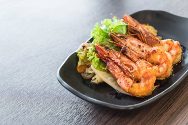 kızarmış karides veya karides 