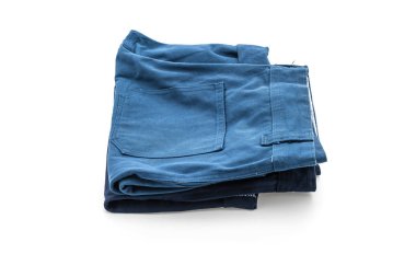 beyaz üzerine kısa pantolon