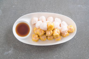  Akış karides köfte soslu