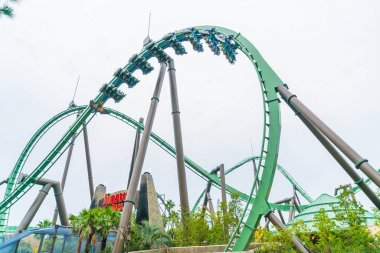 Osaka, Japonya - 21 Kasım 2016: Roller coaster Universal Studios