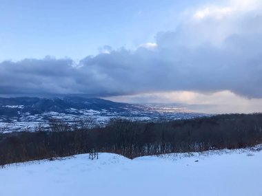 Fron Mt.Usuzan Showa Shin Zan Hokkaido görüntülemek