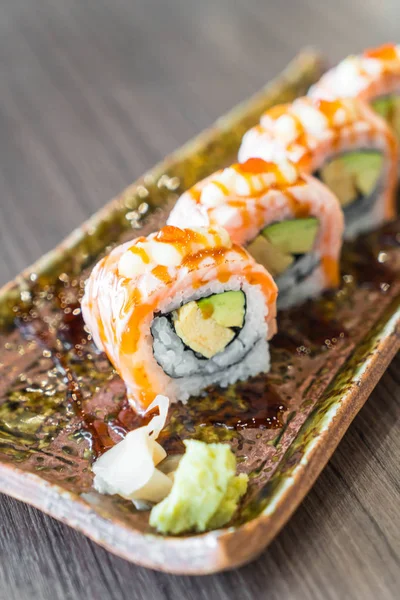 Izgara somon suşi roll