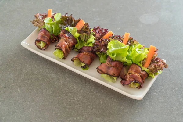 pastırma ile salata rulo