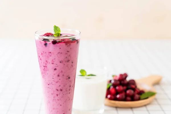Mixed berries with yogurt smoothies — Stock Photo, Image