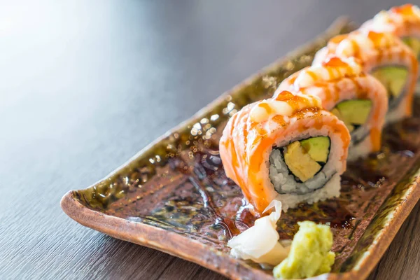 Izgara somon suşi roll