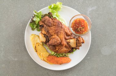 Gevrek domuz knuckle veya Alman domuz Hocks