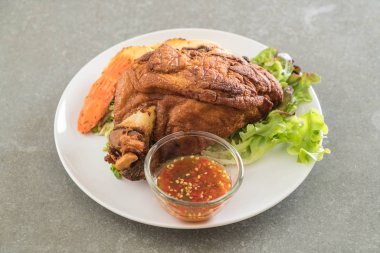 Gevrek domuz knuckle veya Alman domuz Hocks