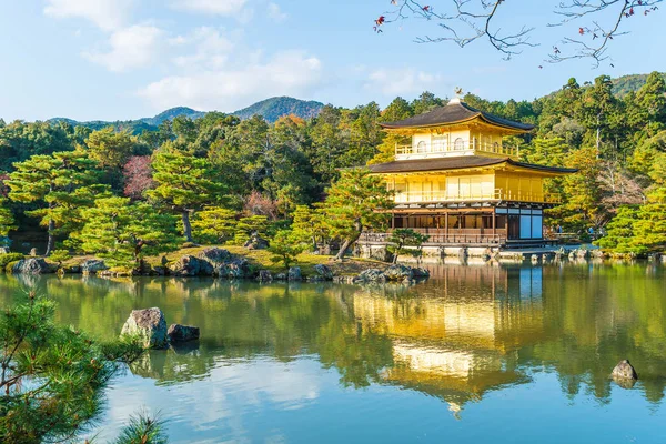 Bella architettura al Tempio Kinkakuji (Il Padiglione d'Oro ) — Foto Stock