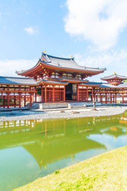 Güzel mimari Byodo içinde Kyoto tapınakta.