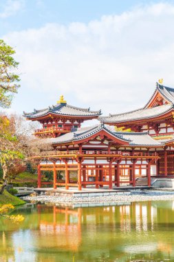 Güzel mimari Byodo içinde Kyoto tapınakta.