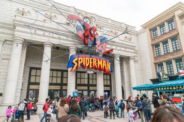 Osaka, Japonya - 21 Kasım 2016: Örümcek adam binmek, evrensel dünya o