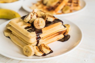 çikolata ile muz gözleme