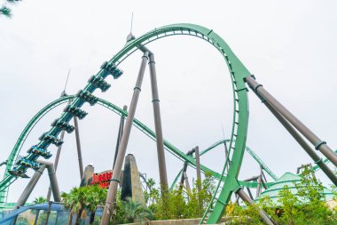 Osaka, Japonya - 21 Kasım 2016: Roller coaster Universal Studios
