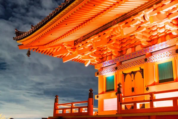 Hermosa arquitectura en Kiyomizu templo dera Kioto . — Foto de Stock