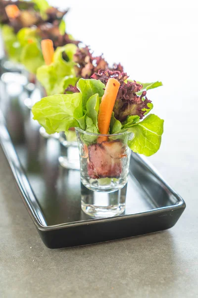 pastırma ile salata rulo