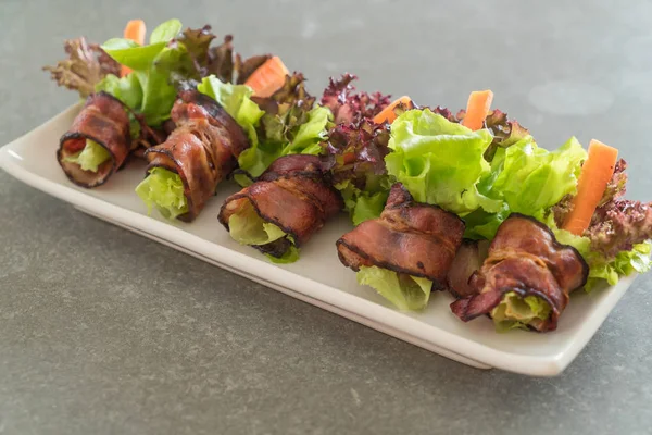 pastırma ile salata rulo