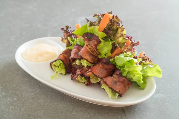 pastırma ile salata rulo