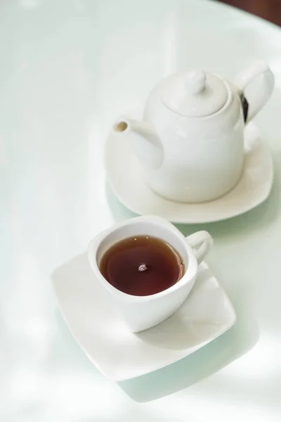 Teetasse auf dem Tisch — Stockfoto