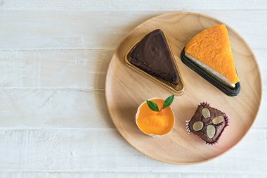 kek, turuncu fincan kek, altın konu pasta ve çikolata Şip Şak