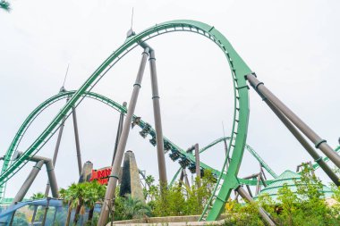 Osaka, Japonya - 21 Kasım 2016: Roller coaster Universal Studios