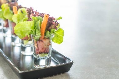 pastırma ile salata rulo