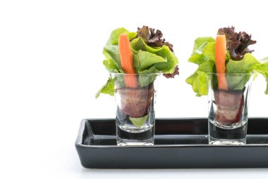 pastırma ile salata rulo