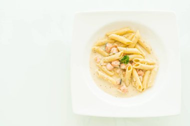 Penne carbonara makarna somon ile