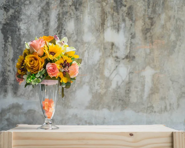 buket çiçek vazosu