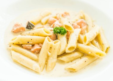 Penne carbonara makarna somon ile