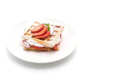 çilek beyaz ile waffle