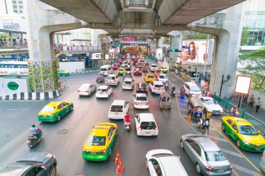 Bangkok - 19 Şubat 2017: Trafik sıkışıklığı Bangkok, T şehir merkezinde