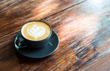 Sıcak latte kahve fincanı