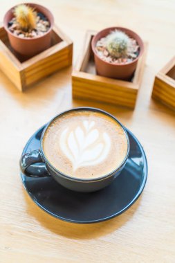 Sıcak latte kahve fincanı